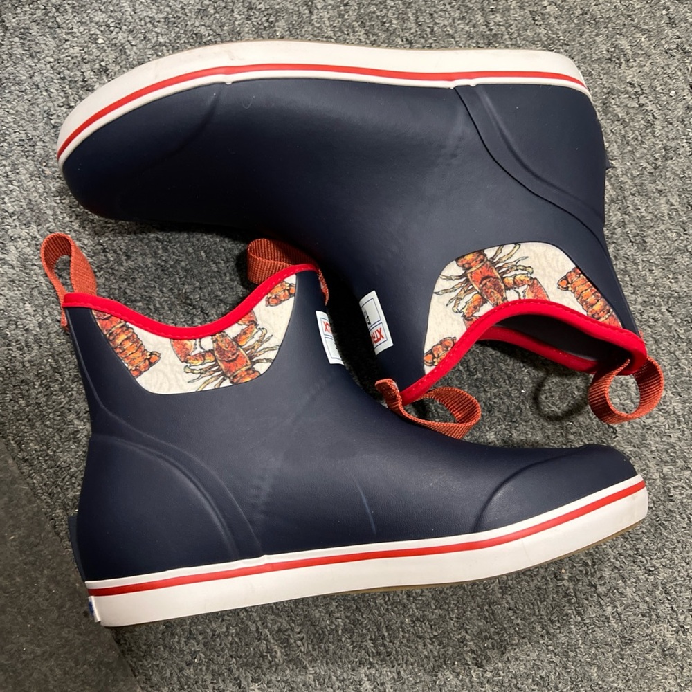 Xtratuf size 9 ankle boots - NEW!!!!